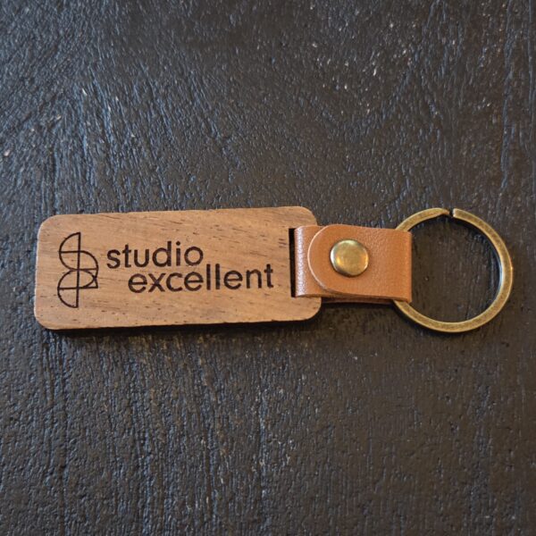 20250403_200406 Houten Sleutelhangers (Bedrijfslogo)